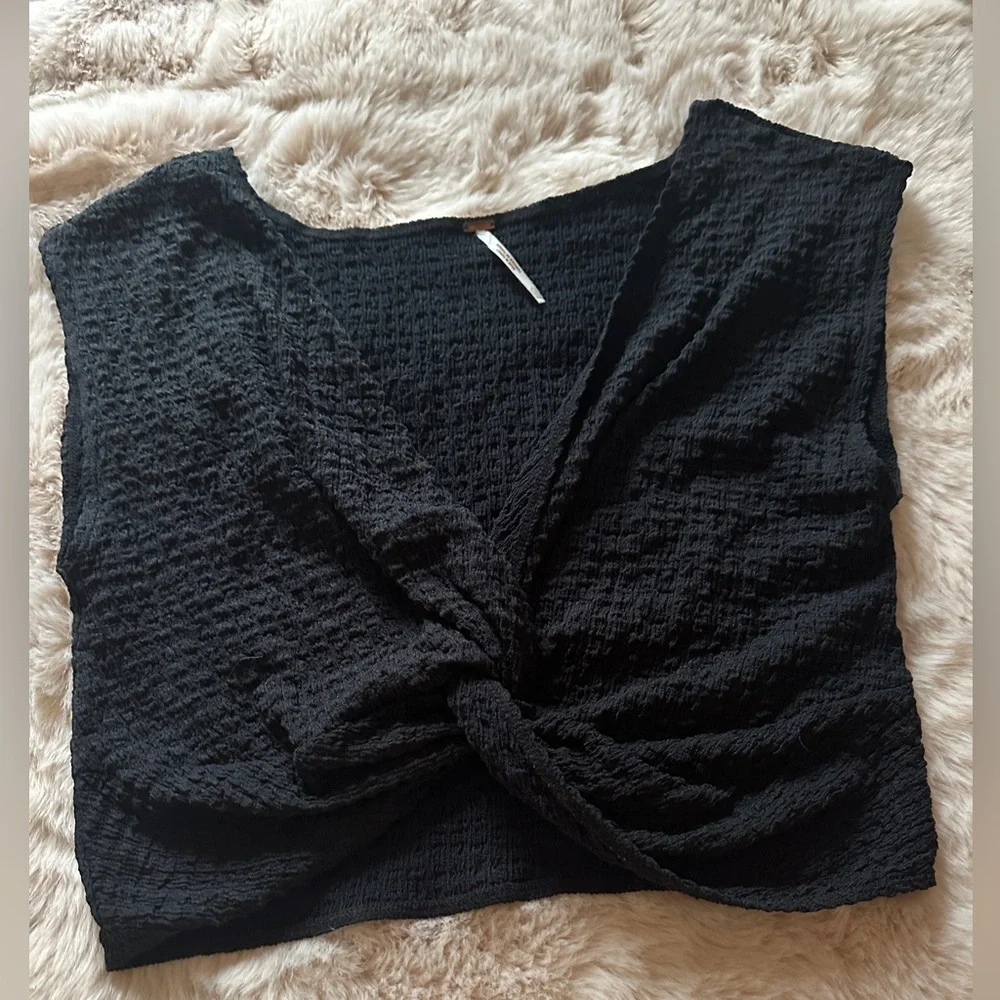 🐰 Free People Zoe Crop Top (EUC; Black; Sz Large)